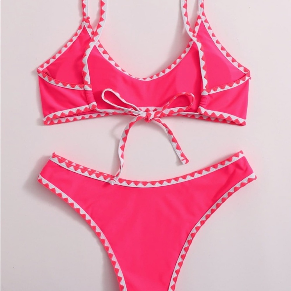 Bikini - Picture 5 of 5
